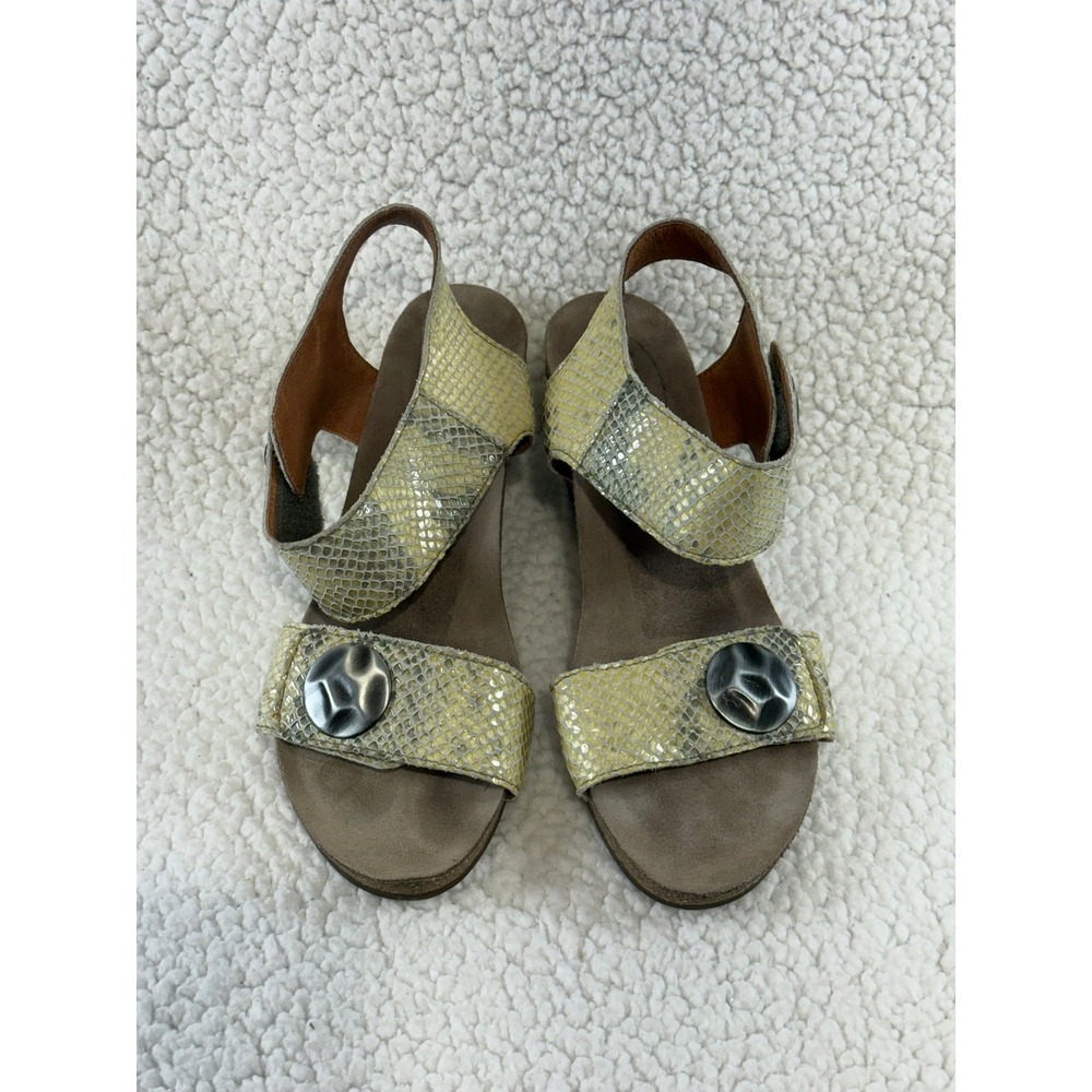 Taos Women 3209 Wedge Sandals Yellow Snakeskin Print Leather Metallic Size 40